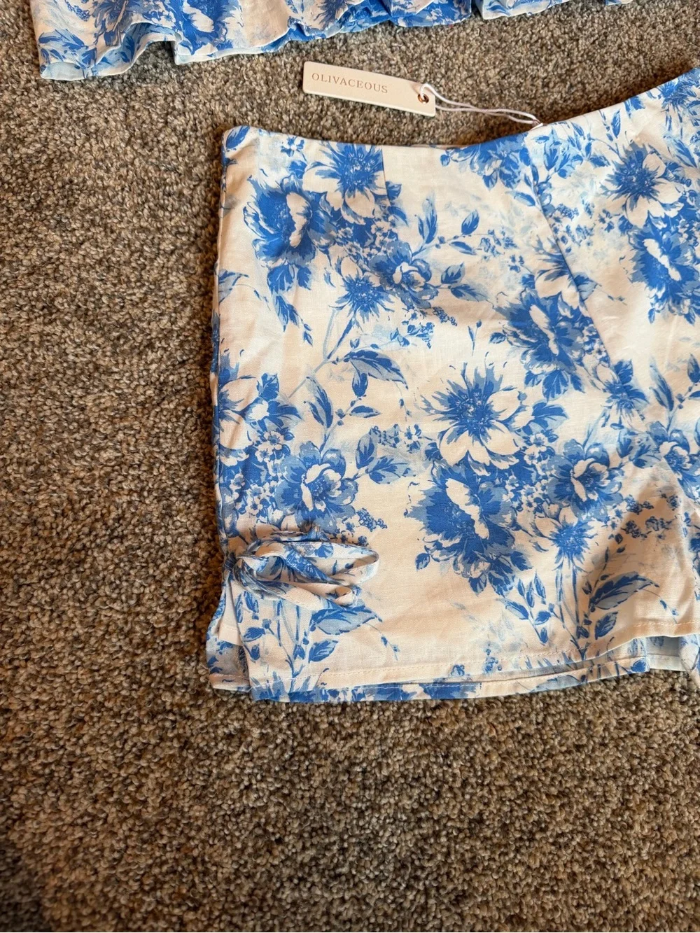 NWT Olivaceous Blue and White Floral Two-Piece Set Top & Shorts Sz L 100% Cotton - Picture 5 of 16